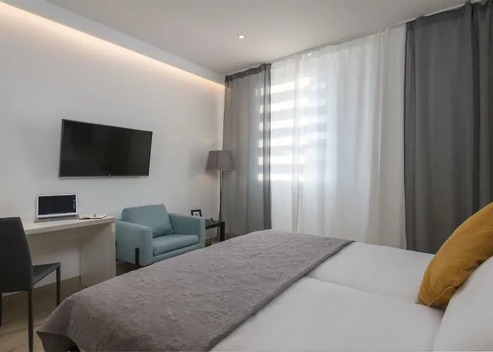 Rooms4U