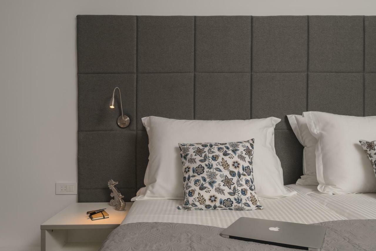 Rooms4u Hotel